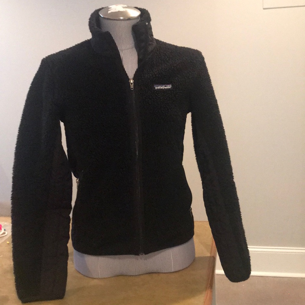 Women’s Patagonia zip up black fleece jacket
